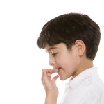 tirnak-yeme-rahatsizligi-foto02